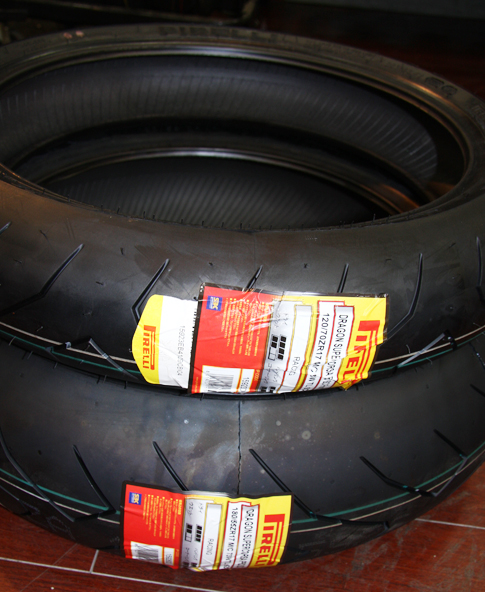 PIRELLI DORAGON SUPERCORSA PRO SC 前後タイヤセット